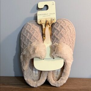 Sincerely Jules Ladies Slippers, S, 5/6, NWT